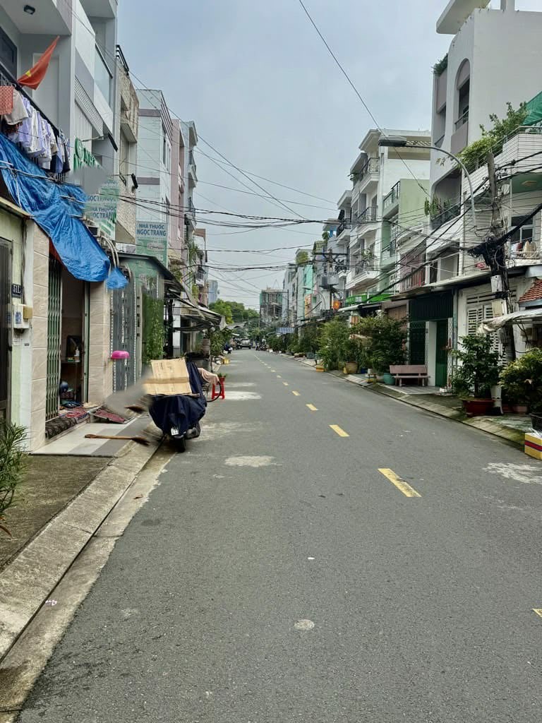 Bán nhà mặt tiền khu dân cư Bình Phú Quận 6 TPHCM - Giá chỉ nhỉnh 11 tỷ